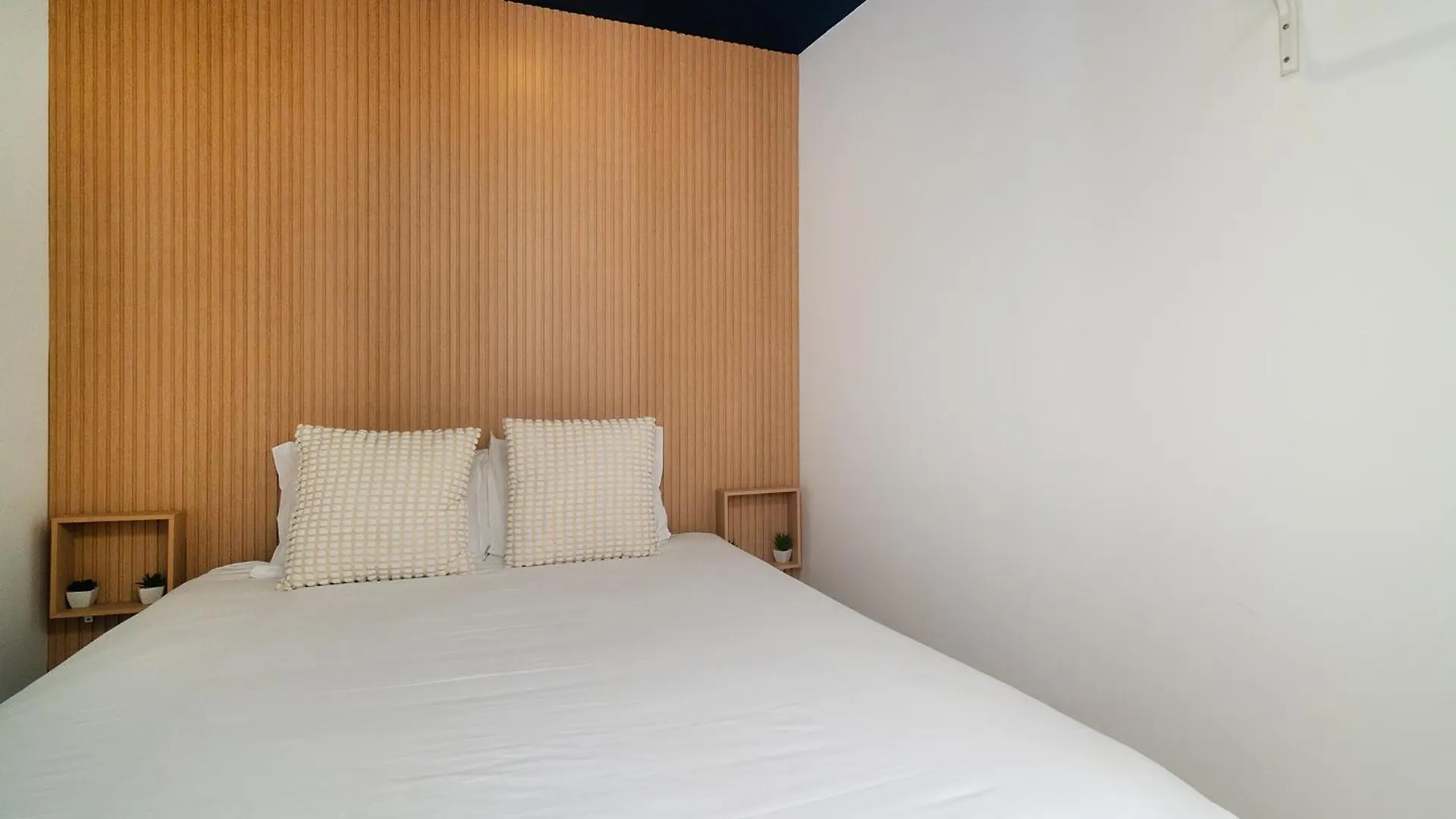 Whome Central Minimalist 1-Bed Great To Explore Lisbon Apartment